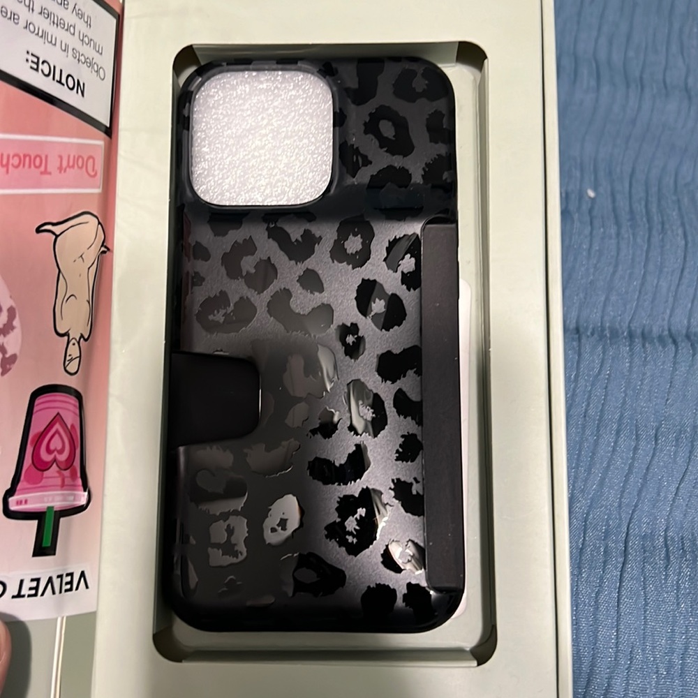 13 Pro Wallet Case